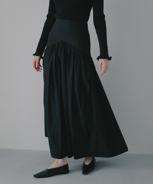 MANOF(マノフ)の「HIGH WAIST TIERED SKIRT(スカート・レディース・ブラック/ホワイト・S/M)」の10枚目の写真