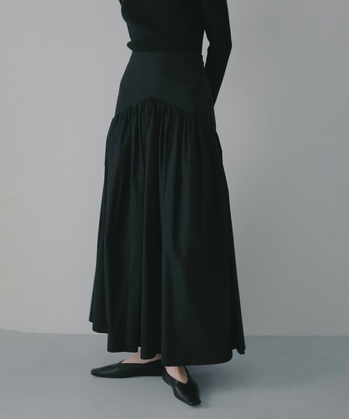 MANOF(マノフ)の「HIGH WAIST TIERED SKIRT(スカート・レディース・ブラック/ホワイト・S/M)」の11枚目の写真