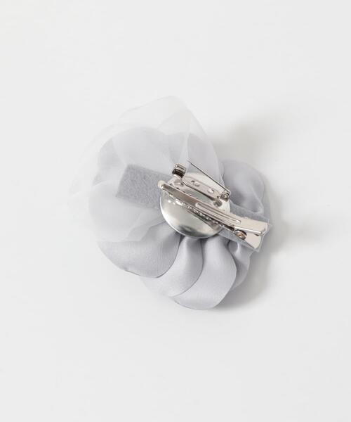 URBAN RESEARCH DOORS（アーバンリサーチドアーズ）の「ニュアンスフラワーコサージュ（ブローチ/コサージュ・レディース・ライトグレー/アイボリー・ONE）」の8枚目の写真