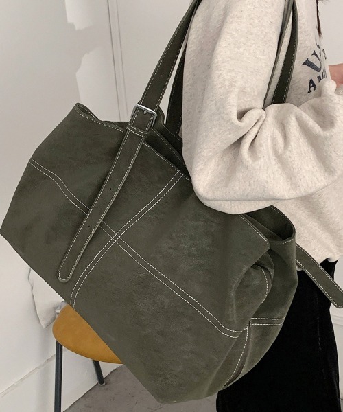 ONEP STAR(ワンピスター)の「スエード調ステッチ入りショルダーバッグ(ショルダーバッグ・レディース・ダークブラウン/ブラウン/ブラック/アーミー・FREE)」の4枚目の写真