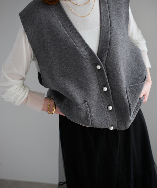 SLOBE IENA(スローブイエナ)の「《WEB限定/追加2》パールニットベスト(ベスト・レディース・ブラック/チャコールグレー・FREE)」の1枚目の写真