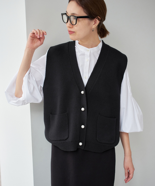 SLOBE IENA(スローブイエナ)の「《WEB限定/追加2》パールニットベスト(ベスト・レディース・ブラック/チャコールグレー・FREE)」の22枚目の写真