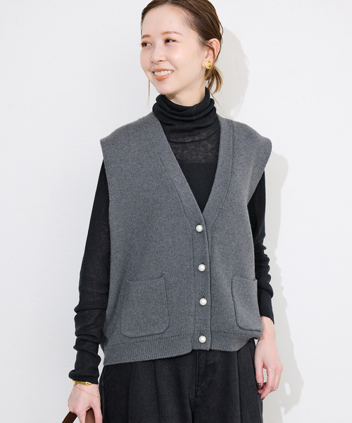 SLOBE IENA(スローブイエナ)の「《WEB限定/追加2》パールニットベスト(ベスト・レディース・ブラック/チャコールグレー・FREE)」の4枚目の写真