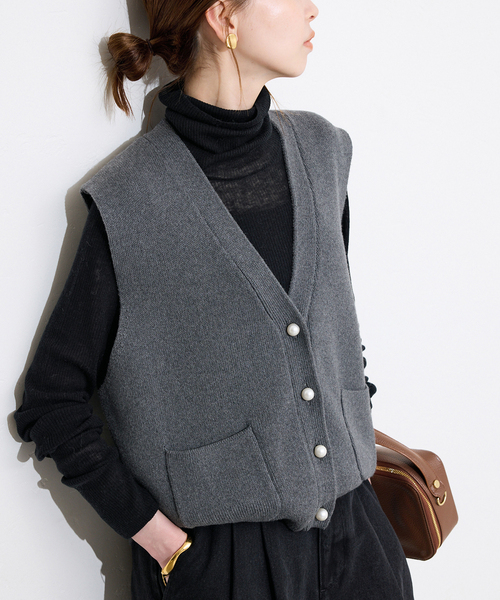 SLOBE IENA(スローブイエナ)の「《WEB限定/追加2》パールニットベスト(ベスト・レディース・ブラック/チャコールグレー・FREE)」の5枚目の写真