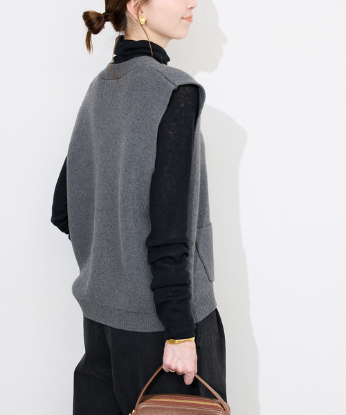 SLOBE IENA(スローブイエナ)の「《WEB限定/追加2》パールニットベスト(ベスト・レディース・ブラック/チャコールグレー・FREE)」の6枚目の写真