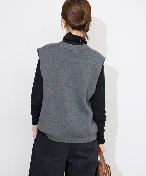 SLOBE IENA(スローブイエナ)の「《WEB限定/追加2》パールニットベスト(ベスト・レディース・ブラック/チャコールグレー・FREE)」の7枚目の写真