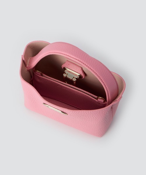 PELLICO（ペリーコ）の「ANELLI TURNLOCK MINI バッグ PINK（ショルダーバッグ・レディース・ピンク・FREE）」の6枚目の写真