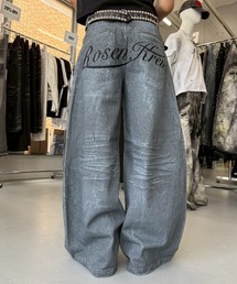 ROSEN KREUZ（ローゼンクロイツ）の「【Rosen Kreuz】INSIGNIA TROUSERS / 【ローゼンクロイツ】デニムライク刺しゅうロゴバギーパンツ<着用動画あり>（デニムパンツ）」
