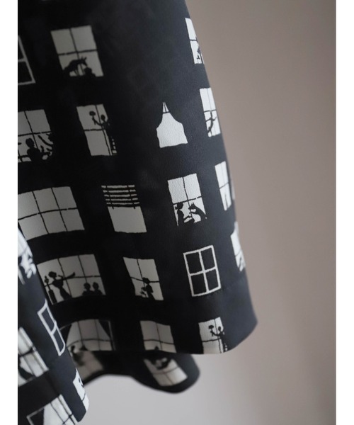 FIL DE FER（フィルデフェール）の「【予約】ウィンドウプリント　ショートブラウス（シャツ/ブラウス・レディース・ブラック・FREE）」の3枚目の写真