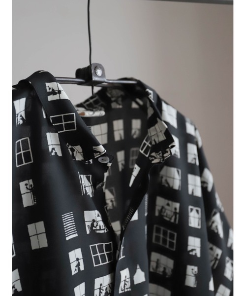 FIL DE FER（フィルデフェール）の「【予約】ウィンドウプリント　ショートブラウス（シャツ/ブラウス・レディース・ブラック・FREE）」の9枚目の写真