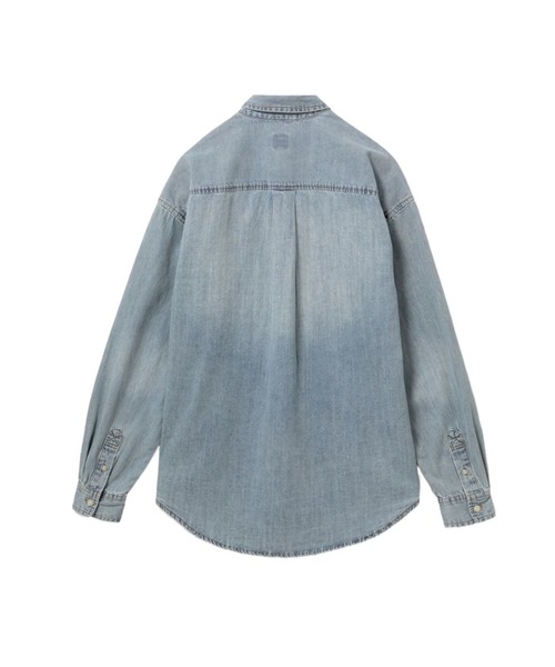 A BATHING APE（アベイシングエイプ）の「EMBRO BADGE CHAMBRAY BOYFRIEND SHIRT（シャツ/ブラウス・レディース・インディゴブルー・FREE）」の2枚目の写真