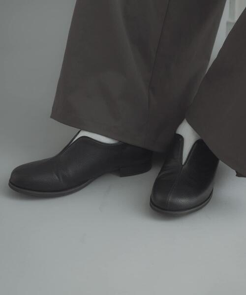 SENSE OF PLACE by URBAN RESEARCH（センスオブプレイスバイアーバンリサーチ）の「センタースリットスリッポンシューズ（スリッポン・メンズ・ブラック・26.5/27.5）」の5枚目の写真