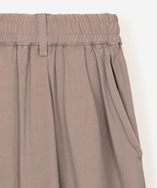 UNFIL（アンフィル）の「UNFIL | レーヨンギャバジン ワイドイージーパンツ WOMEN（その他パンツ・レディース・ブラック系その他/ベージュ系その他・0）」の13枚目の写真