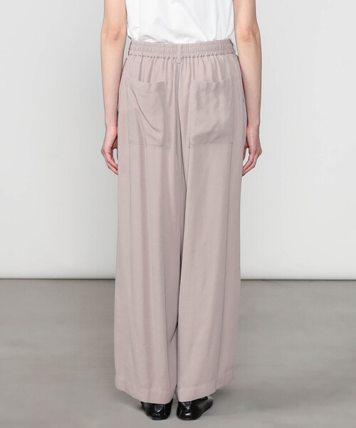 UNFIL（アンフィル）の「UNFIL | レーヨンギャバジン ワイドイージーパンツ WOMEN（その他パンツ・レディース・ブラック系その他/ベージュ系その他・0）」の3枚目の写真
