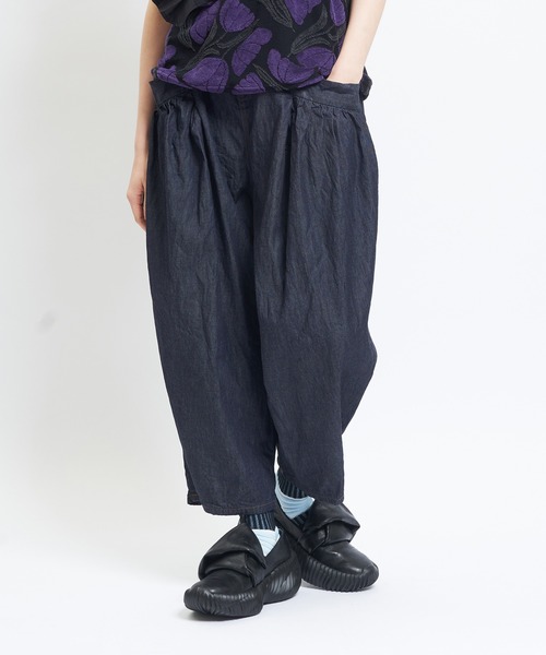 gomme(ゴム)の「ギャザーポケットデニム(デニムパンツ・レディース・インディゴブルー/アイボリー/ブラック・MEDIUM)」の3枚目の写真