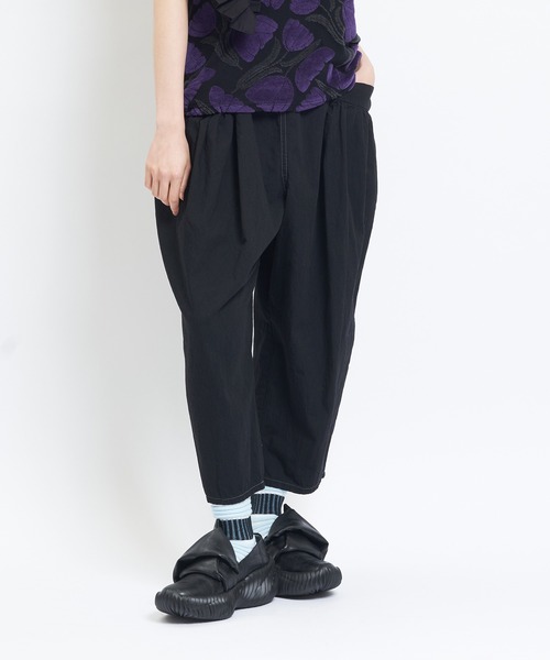 gomme(ゴム)の「ギャザーポケットデニム(デニムパンツ・レディース・インディゴブルー/アイボリー/ブラック・MEDIUM)」の1枚目の写真