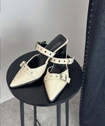 MATU:TA（マトゥータ）の「【履くだけでスタイルアップ】ベルトデザインミュール/2026春夏新作 ポインテッドトゥ パンプス 6cm　シンプル ハトメ アイレット 3サイズ S M L ブラック オフホワイト シルバー（パンプス）」