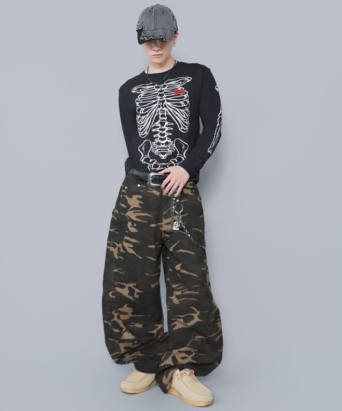 SPINNS（スピンズ）の「短丈ロングスリーブTシャツ/スケルトンボーンロゴ（Tシャツ/カットソー・メンズ・ブラック系その他/ウッドランド/ホワイト/ブラック・ONESIZE）」の6枚目の写真