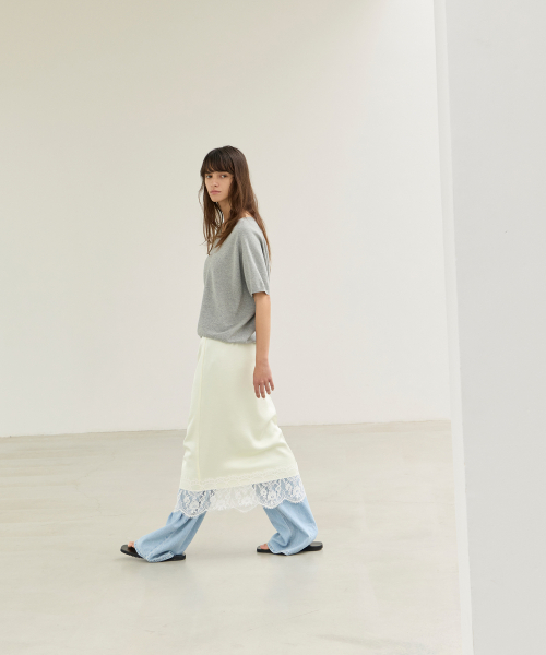 LEVAR(レバー)の「Layered Satin Lace Skirt - Sherbet Lemon(スカート・レディース・その他・FREE/MEDIUM/SMALL)」の4枚目の写真