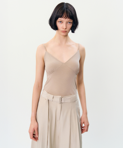 MAYVERU(メイバーユー)の「say sleeveless t-shirt _ Beige(Tシャツ/カットソー・レディース・その他・FREE)」の1枚目の写真
