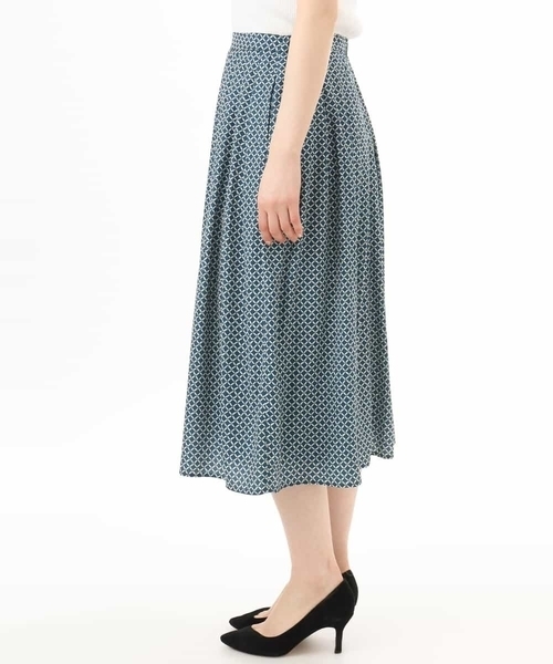 OFUON le MK（オフオンルエムケー）の「ウエストタック格子柄フレアスカート/洗濯機で洗える/セットアップ可（スカート・レディース・グリーン系その他/ネイビー・36/38/40）」の4枚目の写真