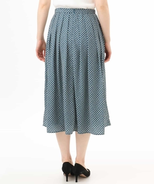 OFUON le MK（オフオンルエムケー）の「ウエストタック格子柄フレアスカート/洗濯機で洗える/セットアップ可（スカート・レディース・グリーン系その他/ネイビー・36/38/40）」の5枚目の写真