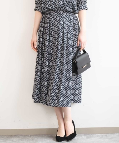 OFUON le MK（オフオンルエムケー）の「ウエストタック格子柄フレアスカート/洗濯機で洗える/セットアップ可（スカート・レディース・グリーン系その他/ネイビー・36/38/40）」の14枚目の写真