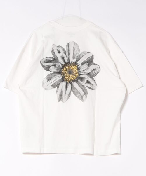 ALLSAINTS(オールセインツ)の「PETALS OVERSIZED SHORT SLEEVE GRAPHIC T-SHIRT | PETALS オーバーサイズ 半袖 グラフィック Tシャツ(Tシャツ/カットソー・メンズ・ホワイト・L/XL/M/S/XS)」の2枚目の写真