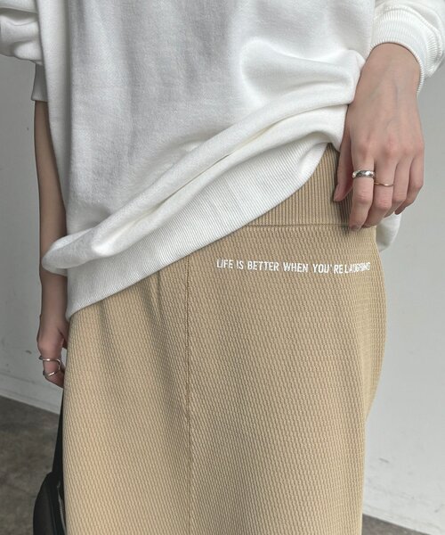 DouDou(ドゥドゥ)の「【セットアップ可能】ハニカムワッフル編みニットスカート(スカート・レディース・ベージュ/ブラック/オフホワイト・FREE)」の1枚目の写真