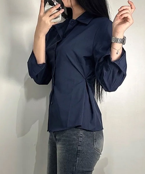 Emilie（エミリー）の「ウエスト シルエットチェンジ シンプルカラーシャツ（シャツ/ブラウス・レディース・ネイビー/ホワイト/ライトブルー・FREE）」の19枚目の写真