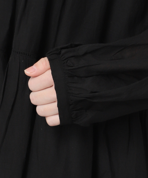 SLOBE IENA(スローブイエナ)の「コットンボイルティアードワンピース(ワンピース・レディース・パープル/ブラック/カーキ・FREE)」の20枚目の写真