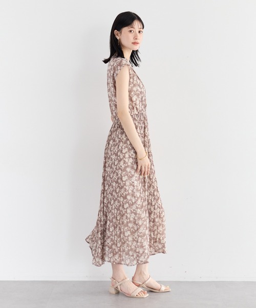 YECCA VECCA（イェッカヴェッカ）の「花柄プリーツワンピース（ワンピース・レディース・ブラック/ベージュ・FREE）」の12枚目の写真