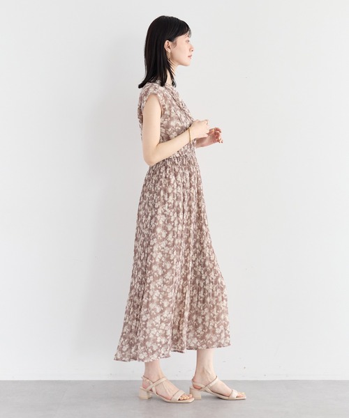 YECCA VECCA（イェッカヴェッカ）の「花柄プリーツワンピース（ワンピース・レディース・ブラック/ベージュ・FREE）」の13枚目の写真