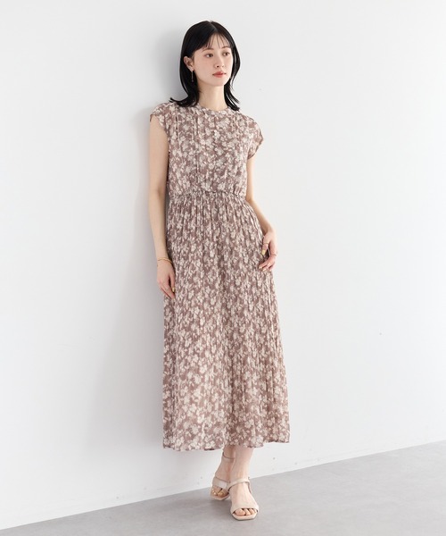 YECCA VECCA（イェッカヴェッカ）の「花柄プリーツワンピース（ワンピース・レディース・ブラック/ベージュ・FREE）」の8枚目の写真