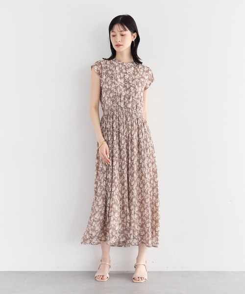 YECCA VECCA（イェッカヴェッカ）の「花柄プリーツワンピース（ワンピース・レディース・ブラック/ベージュ・FREE）」の9枚目の写真
