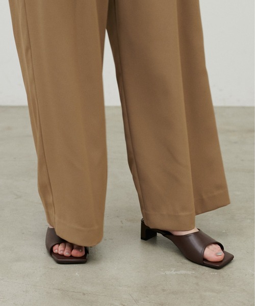LARUTA（ラルータ）の「【LARUTA】スクエアトゥミュール（サンダル・レディース・ブラウン/ブラック・LARGE/MEDIUM）」の11枚目の写真