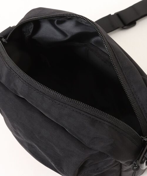 KRIFF MAYER(クリフメイヤー)の「KRIFF MAYER ワッペンミニショルダーBAG(ショルダーバッグ・メンズ・ベージュ/ブラック・FREE)」の4枚目の写真