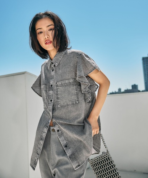LEPSIM(レプシィム)の「AIRデニム袖フリル/SS 740437(シャツ/ブラウス・レディース・ブルー/グレー/ライトブルー・FREE)」の12枚目の写真