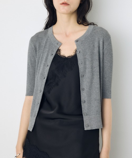 AZUL by moussy(アズールバイマウジー)の「【身長別着用画像あり】シアーリブ5分袖カーディガン 春服 夏服 秋服 シアートップス 冷房対策(カーディガン/ボレロ・レディース・ライトブラック/レッド/オフホワイト/杢グレー・SMALL/MEDIUM)」の3枚目の写真