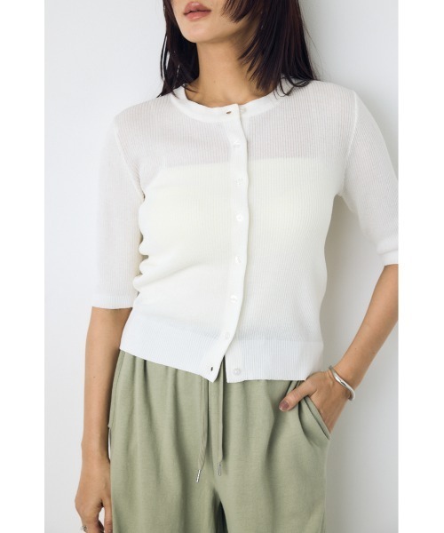 AZUL by moussy(アズールバイマウジー)の「【身長別着用画像あり】シアーリブ5分袖カーディガン 春服 夏服 秋服 シアートップス 冷房対策(カーディガン/ボレロ・レディース・ライトブラック/レッド/オフホワイト/杢グレー・SMALL/MEDIUM)」の6枚目の写真