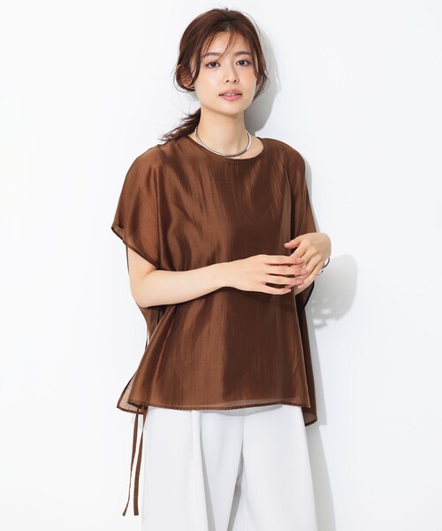UNFILO(アンフィーロ)の「シアー レイヤード Tシャツ(Tシャツ/カットソー・レディース・スカイブルー系/ホワイト系/ダークブラウン系/ブラック系1・SMALL/MEDIUM)」の3枚目の写真