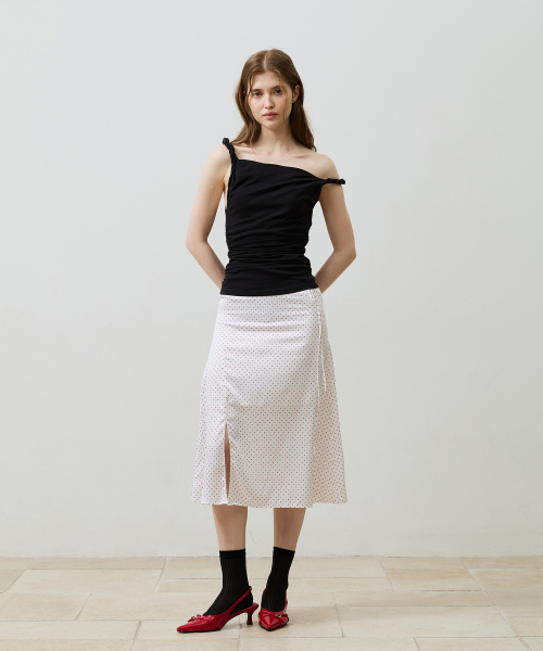 ARI(アリ)の「TINY DOT SLIT SKIRT / RED(スカート・レディース・レッド・SMALL/MEDIUM)」の5枚目の写真