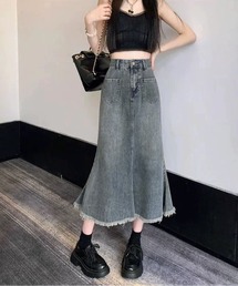 シーズン問わず使える万能デニムスカート