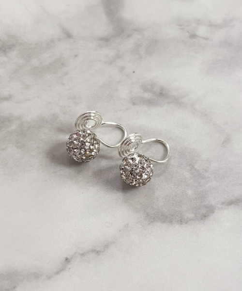 yu-ka(ユーカ)の「YU-KA:ボールイヤリング Ball earrings(イヤリング・レディース・シルバー・FREE)」の2枚目の写真