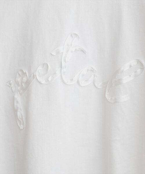 natural couture(ナチュラルクチュール)の「リボンテープ刺繍ロゴT(Tシャツ/カットソー・レディース・オフホワイト/サックスブルー/チャコールグレー・FREE)」の8枚目の写真