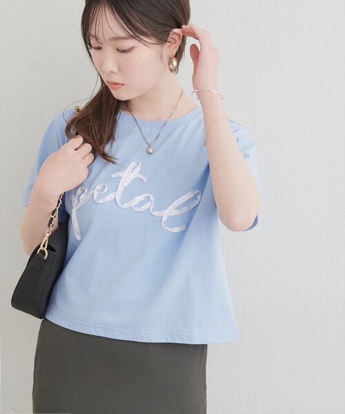 natural couture(ナチュラルクチュール)の「リボンテープ刺繍ロゴT(Tシャツ/カットソー・レディース・オフホワイト/サックスブルー/チャコールグレー・FREE)」の20枚目の写真