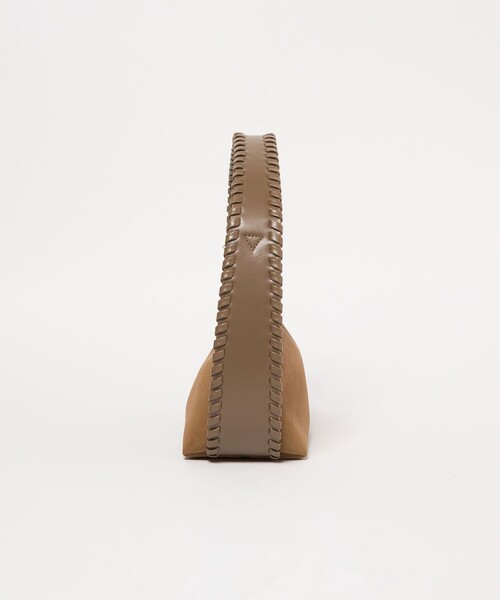 BEAUTY&YOUTH UNITED ARROWS(ビューティーアンドユースユナイテッドアローズ)の「レザーライク カガリ ワンショルダーバッグ(ショルダーバッグ・レディース・ブラック/モカ・FREE)」の16枚目の写真