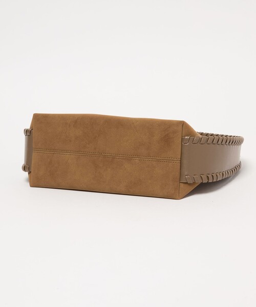 BEAUTY&YOUTH UNITED ARROWS(ビューティーアンドユースユナイテッドアローズ)の「レザーライク カガリ ワンショルダーバッグ(ショルダーバッグ・レディース・ブラック/モカ・FREE)」の20枚目の写真