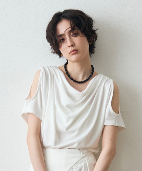 Trish(トリッシュ)の「肩開きドレーププルオーバー(Tシャツ/カットソー・レディース・ブラック/ホワイト/ブラウン・MEDIUM)」の15枚目の写真