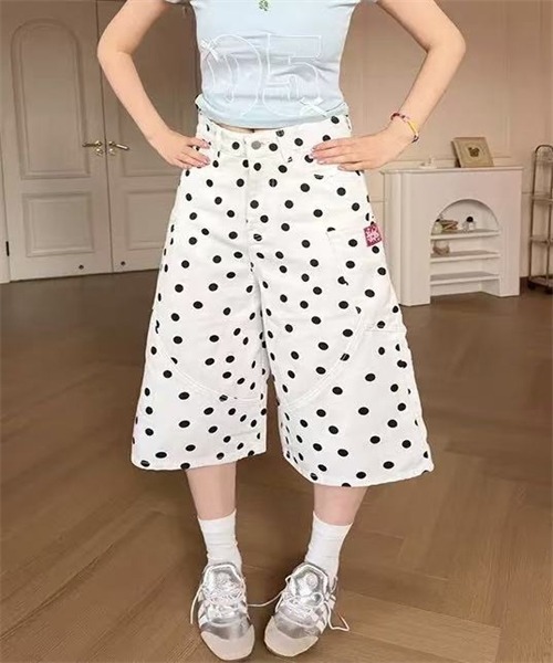 Dream garden(ドリームガーデン)の「ドット柄7分丈デニムハーフワイドパンツ(デニムパンツ・レディース・ブラック/ホワイト・S/XL/L/M)」の19枚目の写真